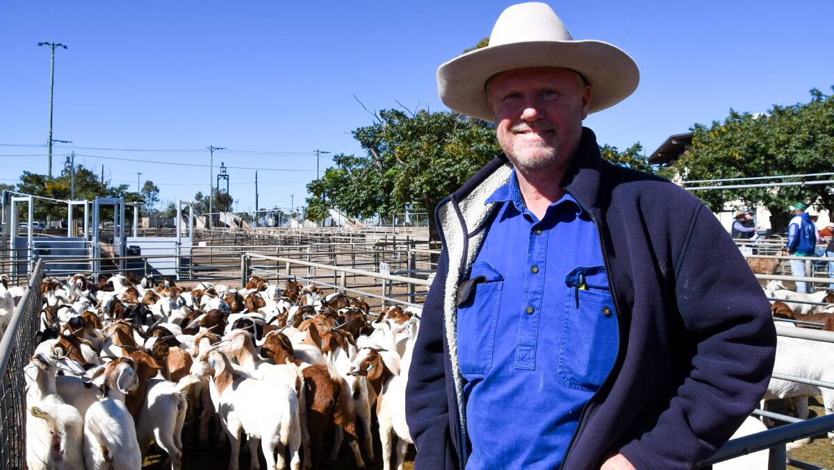 Eric Sharwood, Nullawr, Dubbo, bought a pen of 94 Boer yearling does for $54. Picture by Elka Devney.