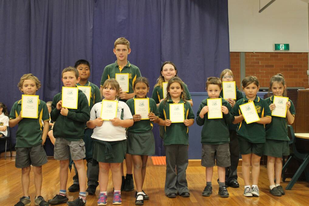 Students of the week: For Week 3 with their certificates.