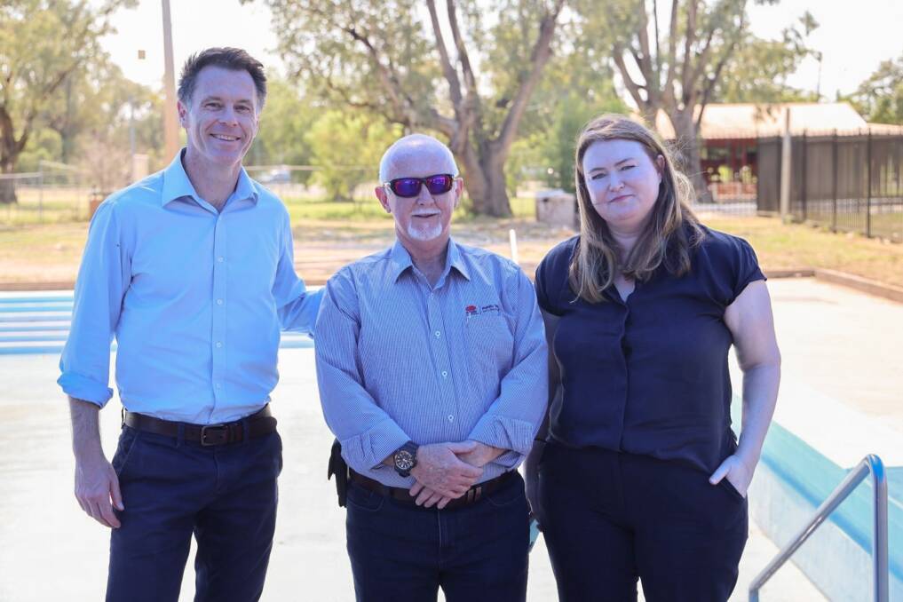 NSW Premier Chris Minns with mayor for Walgett Shire Council Jasen Ramien and Minister for Agriculture, Regional NSW and Western NSW Tara Moriarty. Picture supplied 