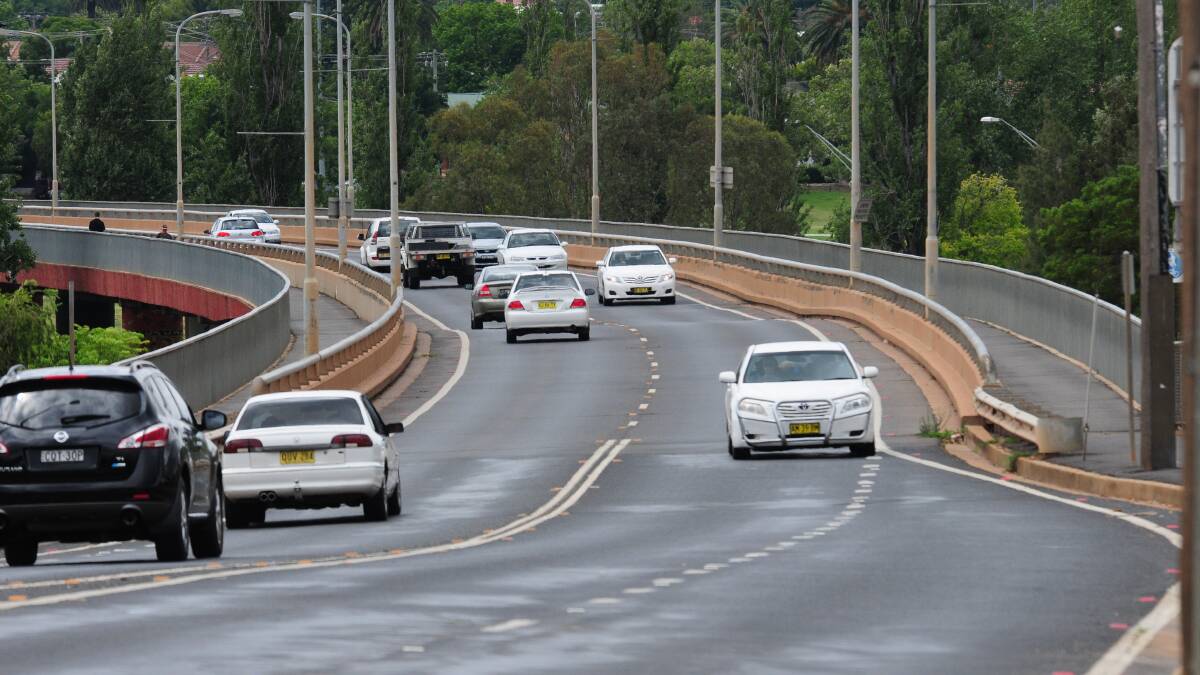 Councils urged to ask Federal Government for funds to fix local bridges