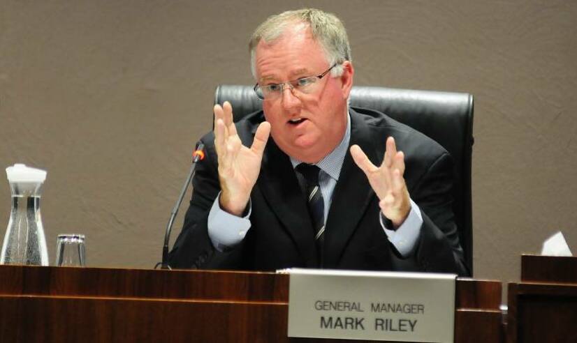 Mark Riley's future as Dubbo Regional Council general manager will be dealt with on Monday night.