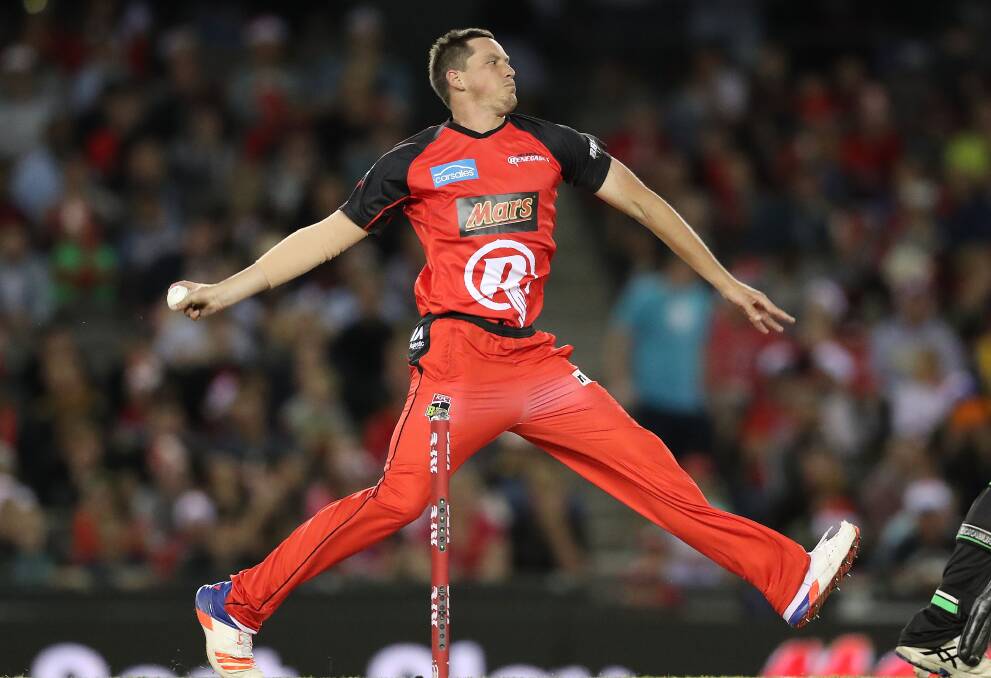 SPEEDSTER: Chris Tremain steams in during his good spell against the Scorchers, his side couldn't get the chocolates though. Photo: GETTY IMAGES