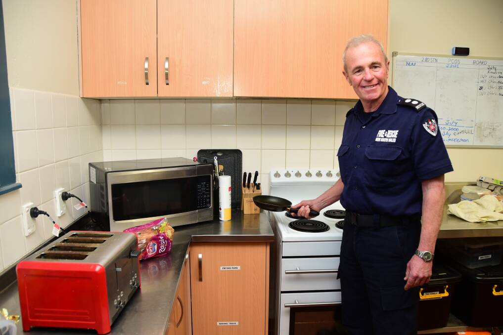 Vigilance: Dubbo Fire Station's Mark Weir urges people to keep looking when cooking to reduce the risk of kitchen blazes. Photo: BELINDA SOOLE