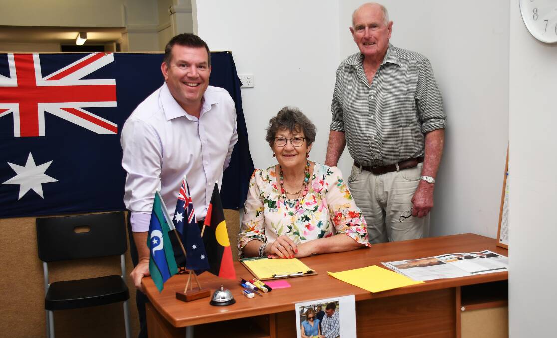 DROP IN: Nationals candidate Dugald Saunders with volunteers Jane Dowling and Stuart Beveridge at his campaign office. Photo: BELINDA SOOLE