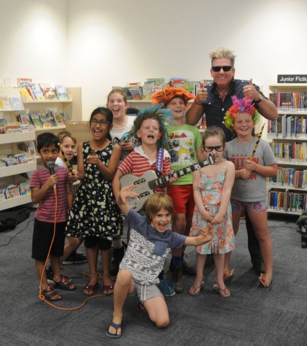 Author Andy Jones visited the Dubbo Macquarie Regional Library on Friday to a crowd of 100 parents and kids. Photo: Taylopr Jurd
