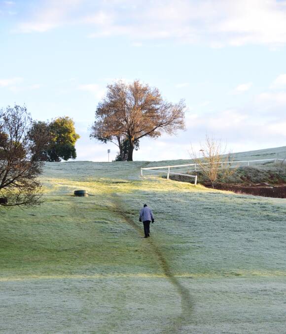 FROSTY START: A below-zero morning in Dubbo on Thursday did not deter this diligent walker from heading into the geat outdoors. Friday's minimum temperature is set to be a warmer 4 degrees Celsius. Photo: BELINDA SOOLE