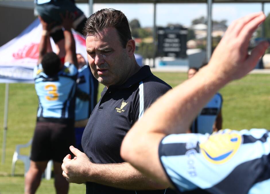 EXPERIENCE: Former Wallabies player David Lyons was on hand at Ashwood Park on Saturday to help the Central West Blue Bulls squad with their Country Championships preparation. Photo: PHIL BLATCH