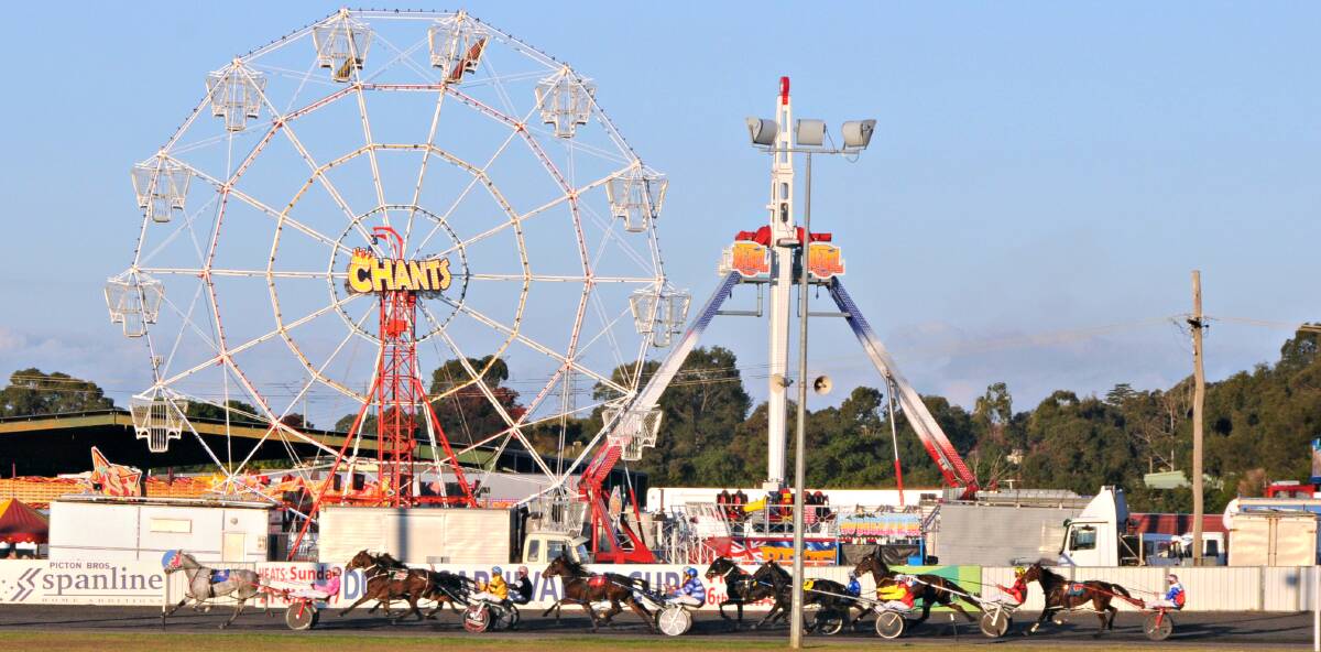 RIDES AND RACING: The atmosphere around Dubbo show will ensure a bumper Carnival of Cups meeting on Friday. Photo: NICK GUTHRIE