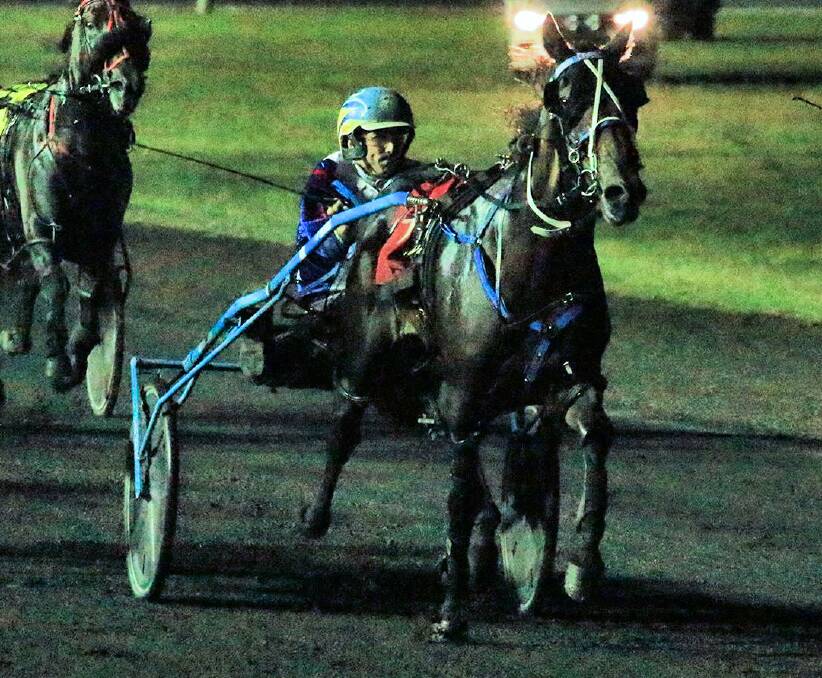GUTS AND GLORY: Nathan Carroll will be out to make it back-to-back wins at Dubbo when he lines up in Wednesday night's RSL Club Final. Photo: COFFEE PHOTOGRAPHY