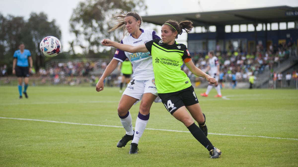 BATTLE: Dubbo product Ash Sykes has missed back-to-back matches for Canberra United due to injury. Photo: ROHAN THOMSON/ AAP