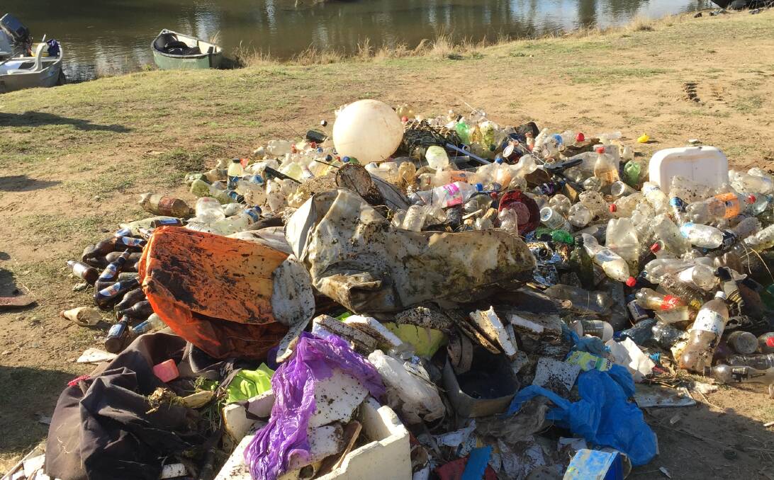 ONLY A SMALL EXAMPLE: Rain events in Dubbo currently see masses of rubbish accumulate just below the city in the Macquarie River. 