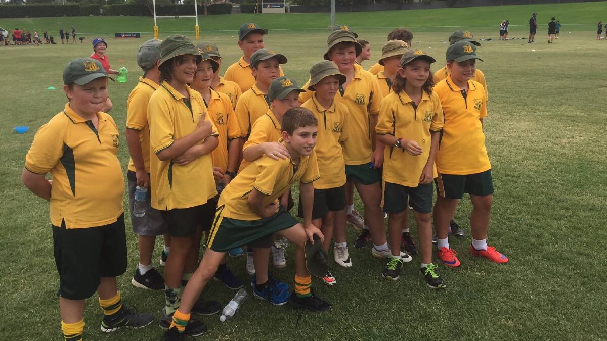 20 very excited Stage 3 students attended the Waratahs training session last Friday.