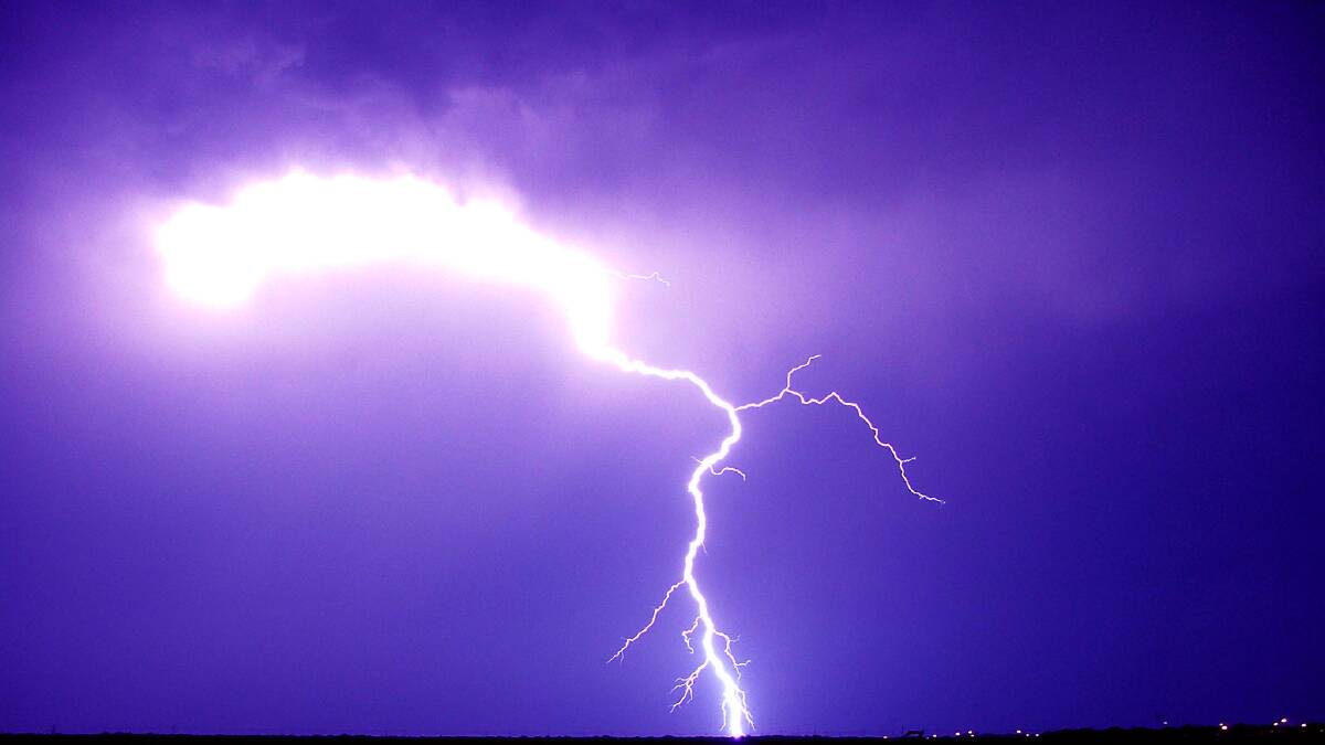 Man struck by lightning and killed near Mudgee