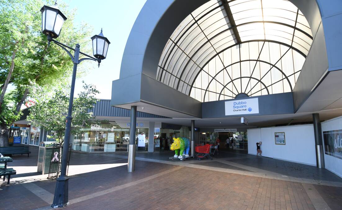 Dubbo Square in Macquarie Street. Dubbo Fire Station was called to the shopping centre when a sprinkler was damaged on Thursday night. Photo: BELINDA SOOLE