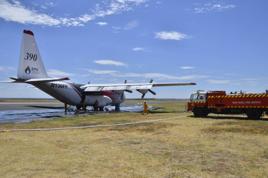 The Sir Ivan fire may have been worse if not for the Dubbo-based air tanker 'Hercules'. Photo: PAIGE WILLIAMS