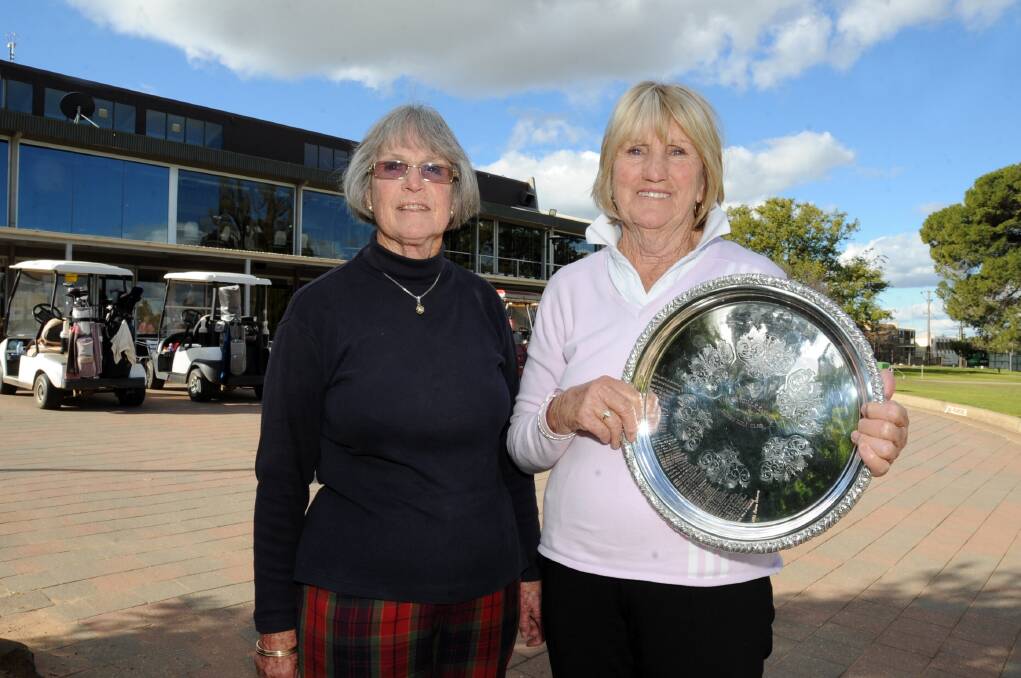 Runner-up Mary Walker with Violet Yuille matchplay winner Jeanette Madgwick after Thursday s final. 	Photo: Belinda Soole
