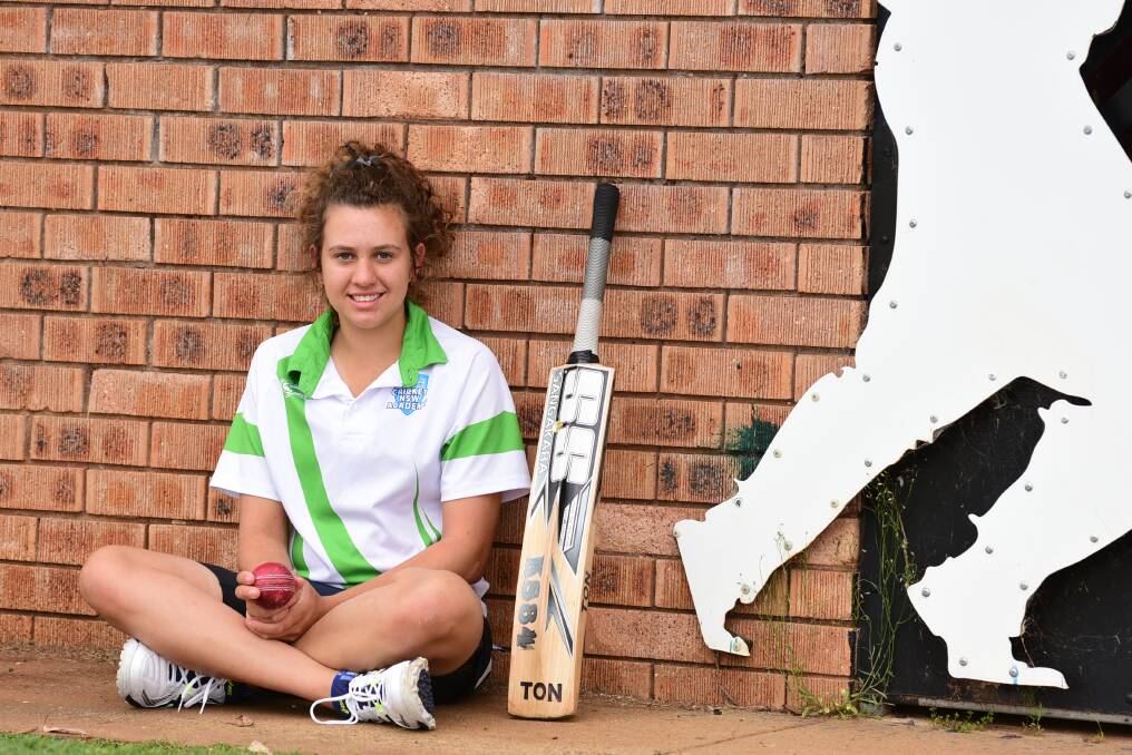 Dubbo star Emma Hughes will be a player to watch in this weekend s NSW Country v ACT indoor cricket series at Dubbo Sports World.    Photo:?FILE