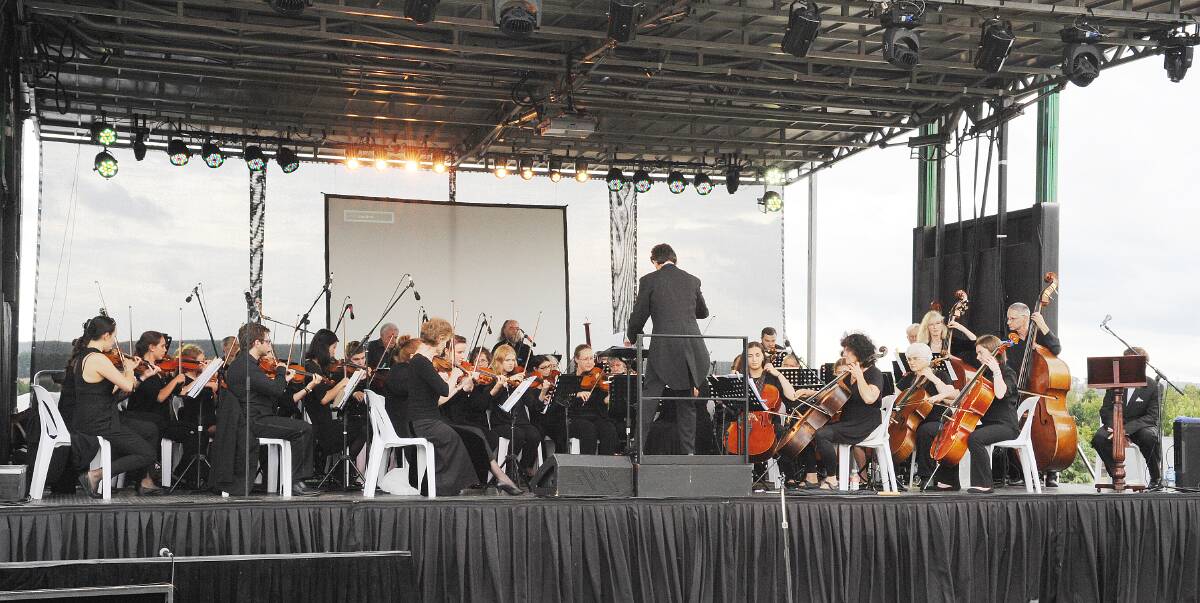 The Macquarie Philharmonia pictured during a performance at Mayfield Garden.                                          Photo: WESTERN ADVOCATE