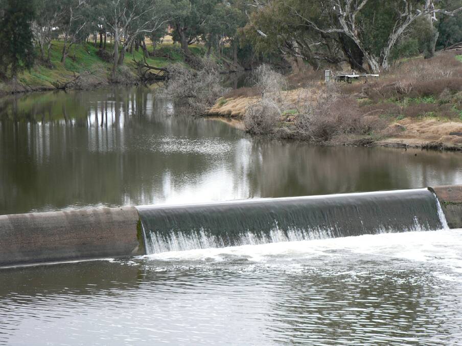 Works estimated to cost $4.4 million dollars at the South Dubbo weir will address safety and major environmental issues.