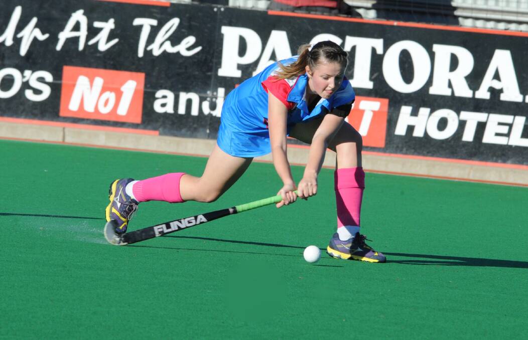Courtney Hogan and the Blue Jays will take on their male counterparts in a friendly match as part of Dubbo Hockey s registration day on?Saturday.  
Photo: Louise Donges
