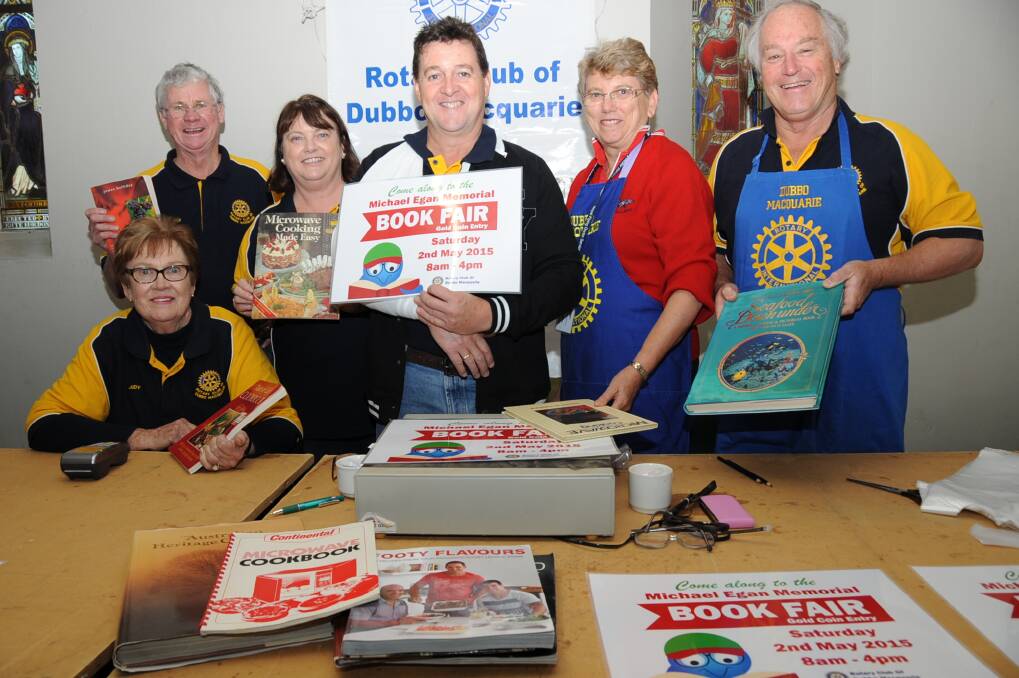Dubbo Macquarie Rotary Club members Judy Jankins, Peter Croft, Lorraine Croft, Geoff Higgins, Sis Honner and Peter Standford. Photo: KATHRYN O'SULLIVAN