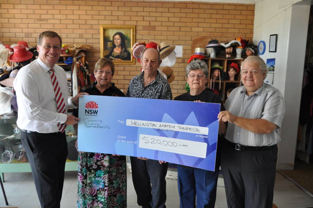 Member for Dubbo Troy Grant with Helen and Noel Grimer, Shirley Drysdale and Bob Collier from the Wellington Amateur Theatrical Society