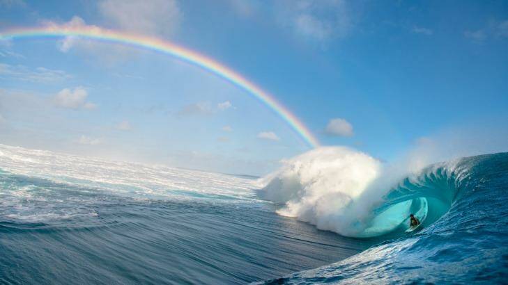 Luke Shadbolt 'Teahupoo Rainbow' Tahiti. Photo: Luke Shadbolt