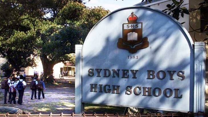 Police operation: Sydney Boys High School. Photo: Robert Pearce