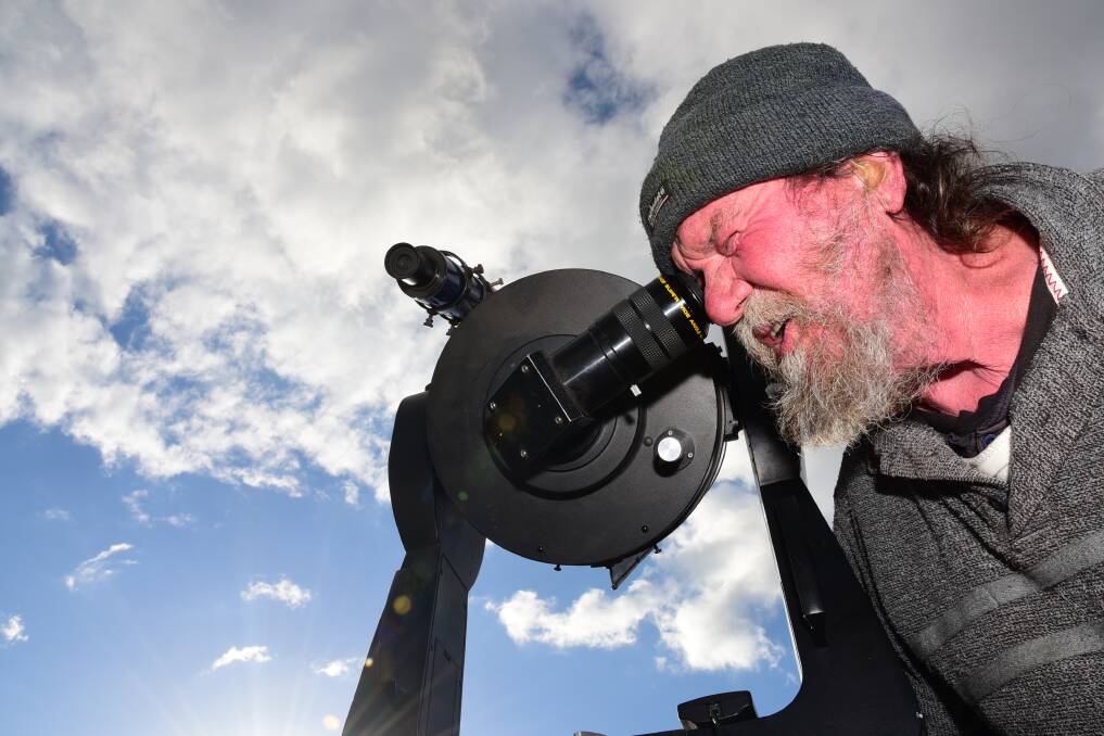 Peter Neilson searching for Venus at the Dubbo Observatory. Photo: BELINDA SOOLE