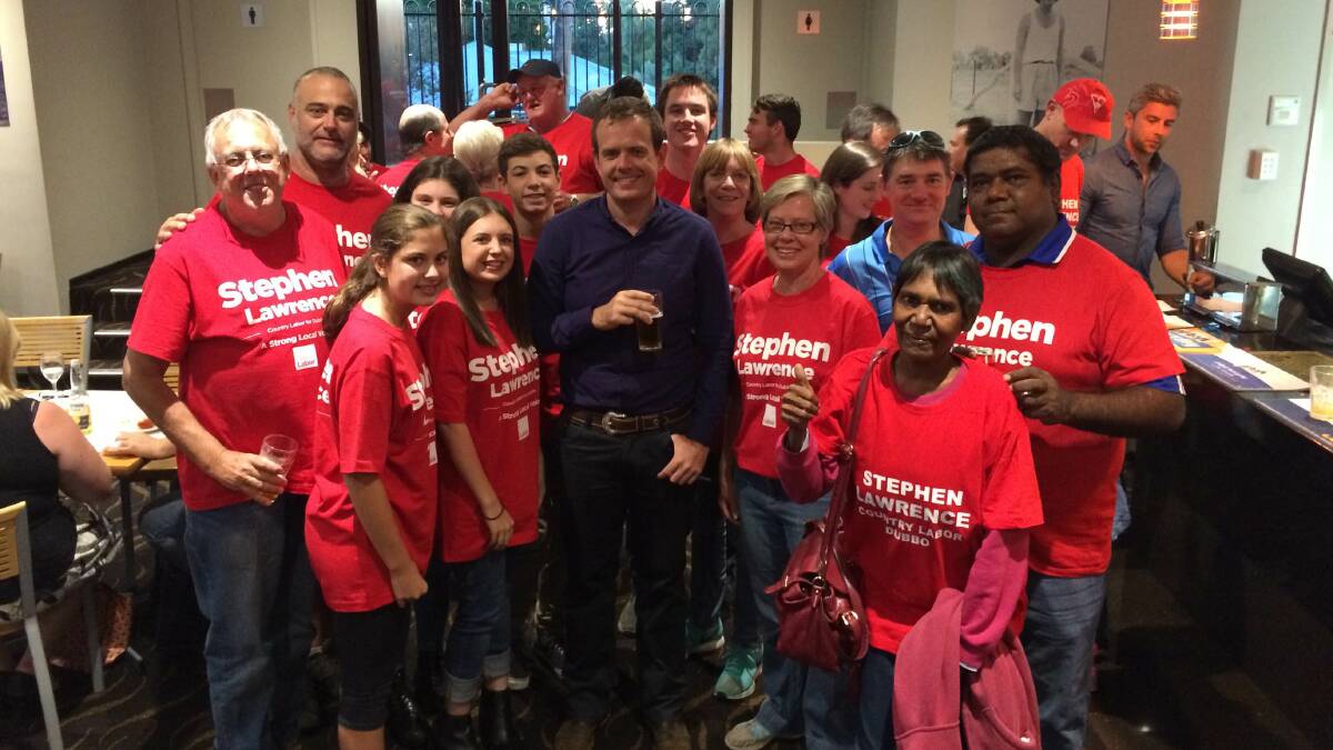 Country Labor Candidate Stephen Lawrence with his team of supporters at the South Dubbo Tavern on Saturday evening. 