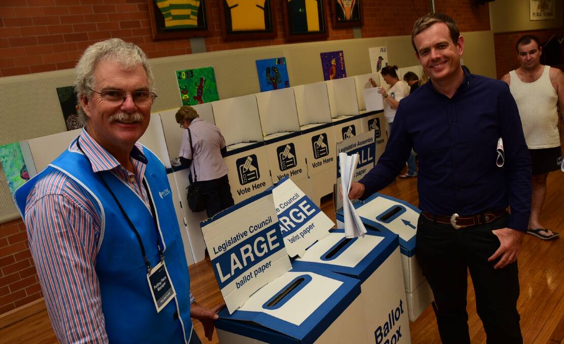 Polling manager Peter Judd with Country Labor candidate for the seat of Dubbo Stephen Lawrence