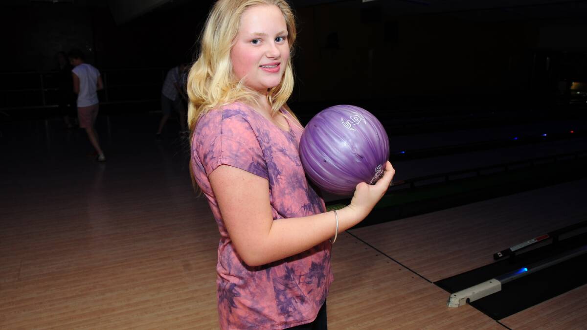 TEN PIN BOWLING: Erica Boyd in action. Photo: LOUISE DONGES.
