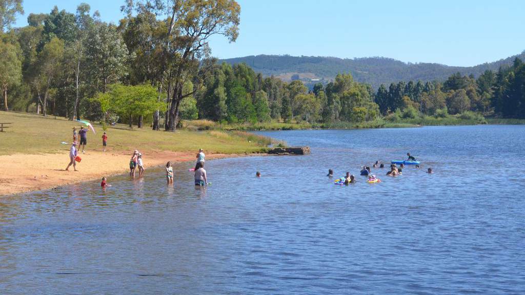 Partying pickers not welcome at Lake Canobolas
