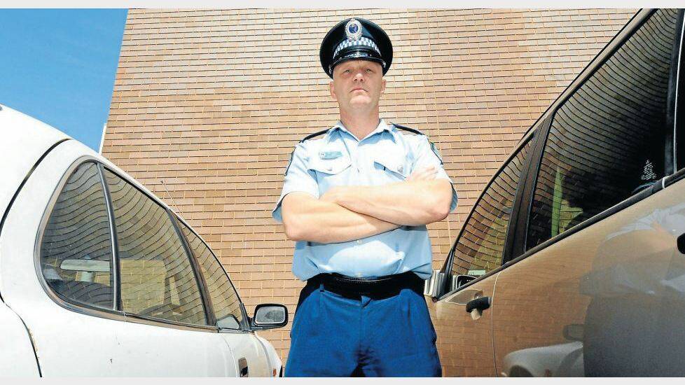  NOVEMBER:  Orana Local Area Command (LAC) crime prevention officer Senior Constable Ian Burns is warning people to remove valuables from their car and lock them in an effort to reduce the number of thefts from vehicles. Photo: LOUISE DONGES
