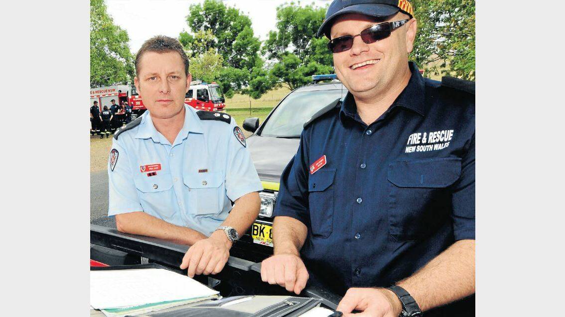 OCTOBER: Regional West zone commander Greg Lewis and duty commander Gary Barber will head a 40-strong crew from the Orana region that will assist at the Blue Mountains. Photo: BELINDA SOOLE. 