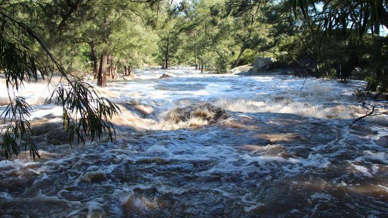 <div class="caption">
		<center>	<h4><a href="http://www.begadistrictnews.com.au/story/2747414/bega-district-flooding-reader-photos-video/">PHOTOS: A deluge in Bega
</a></h4>		
			</div>
</center>
