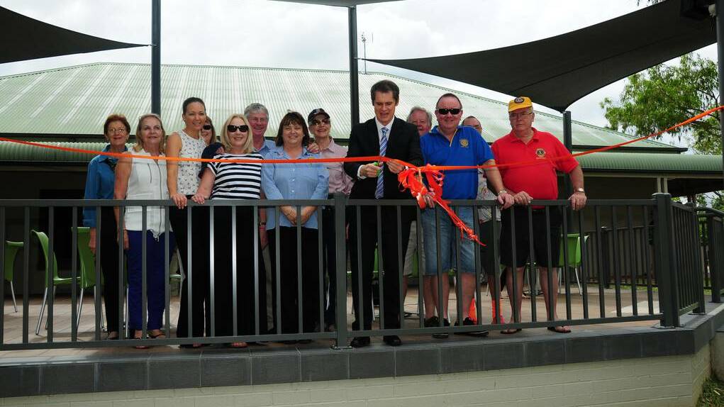 Dubbo mayor Mathew Dickerson cutting the ribbon to officially open the new deck at the Visitor Information Centre. Photo: GREG KEEN