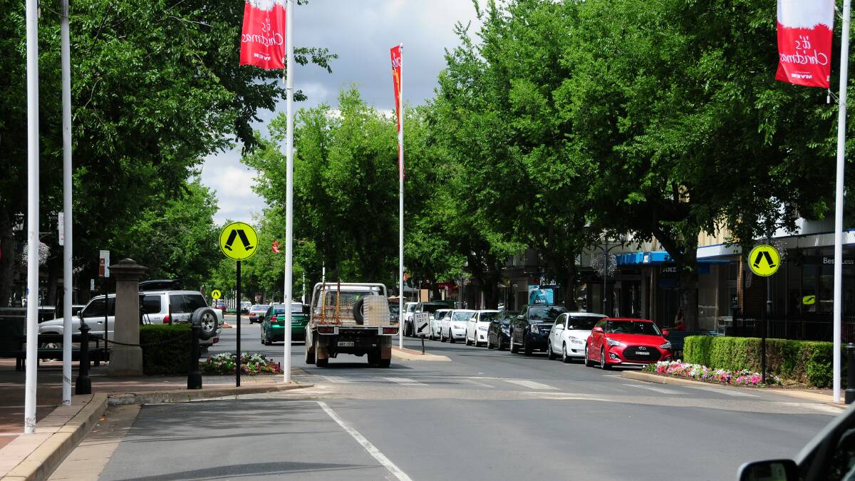 REGIONAL Development Australia Orana chair John Walkom is furious an Orange City Council staff member has referred to the Dubbo central business district as a "ghost town".
  