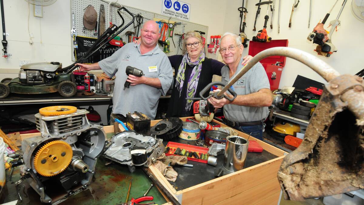 A partnership between Western College and Dubbo Community Men’s Shed is helping to make the jobless more attractive to potential employers.