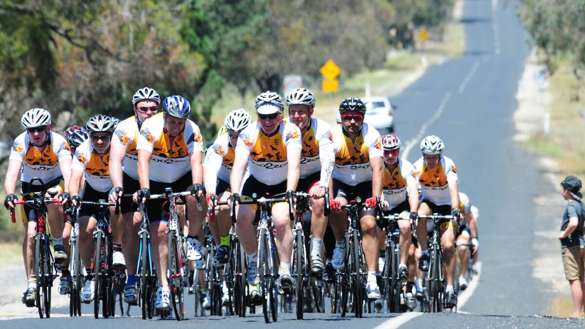 Cyclists ride in to Dubbo on the home stretch of the three-day Zoo2Zoo ride to raise awareness of and funds for mental health.
Photo: GREG KEEN.