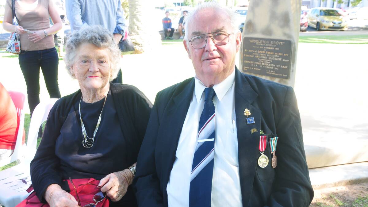Val Bugden and Des Leighton at the Anzac Day Commemoration Ceremony PHOTO: Cheryl Burke
