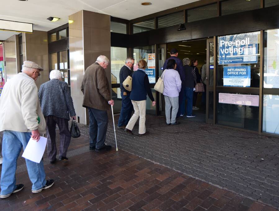 LINING UP FOR DEMOCRACY: Thousands of people pre-polled in the Dubbo Regional Council elections in September. Photo: BELINDA SOOLE