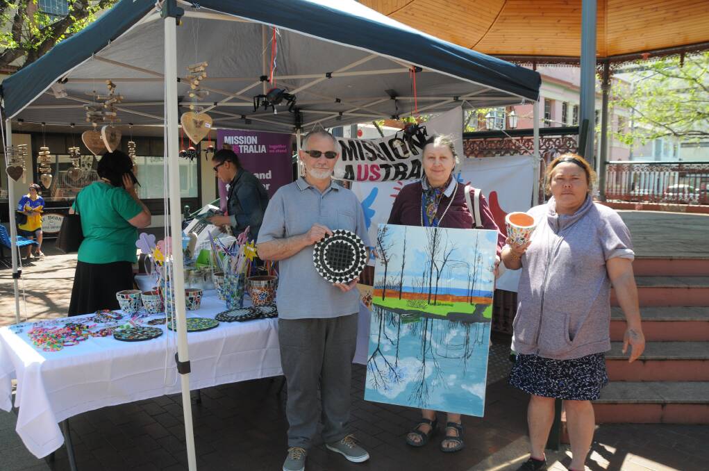 CRAFTY IDEA: Graheme Hook, Judith Matherson and Stacy Doolan with some of the craft items they made to sell. Photo: ORLANDER RUMING
