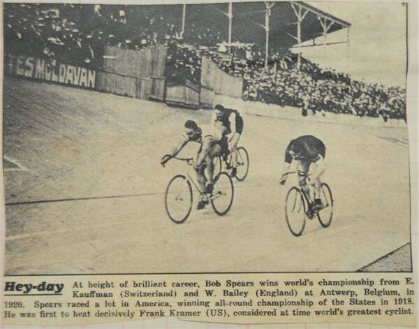 Bob Spears winning the 1920 world championship in Belgium ahead of Swiss and English riders.