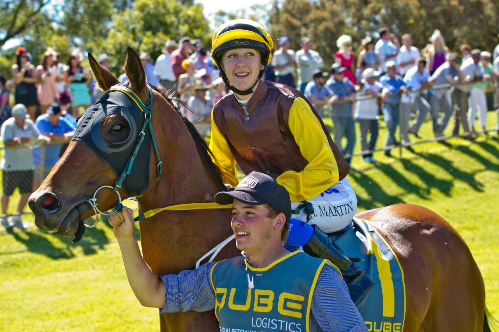 Leading apprentice jockey Hannah Martin on Kinsem's Honour at the previous Warren meeting in November. The club races next Friday (December 14) and again on the 30th.  
Photo: JANIAN MCMILLAN (www.racingphotography.com.au).