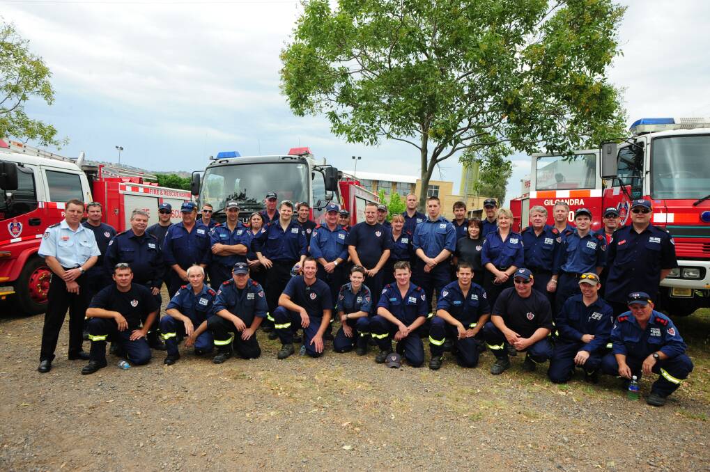 Members of Fire and Rescue NSW from Regional West 1, including brigades from Dubbo, Wellington, Parkes, Lightning Ridge and Gilgandra, gathered in Wellington yesterday afternoon before they went down to the Blue Mountains this morning to join the fire fighting efforts. Photo: BELINDA SOOLE