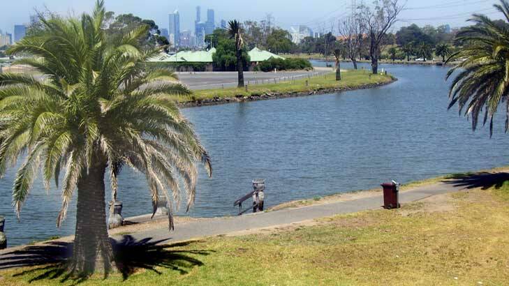 The Maribyrnong River divides growing suburbs and is to have a new bridge at Maidstone.