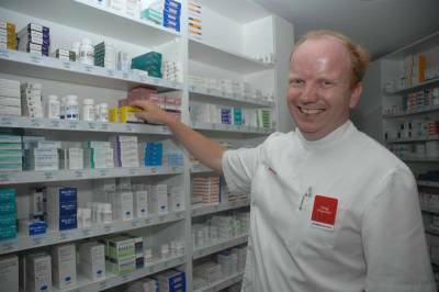 Dubbo pharmacist - GREG SHEARING