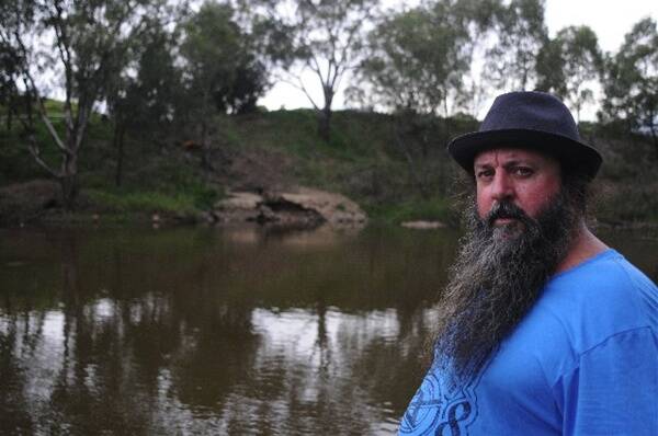 Mick Peet at the Macquarie River, near where missing daughter Lateesha’s car was found.  Photo: BELINDA SOOLE
