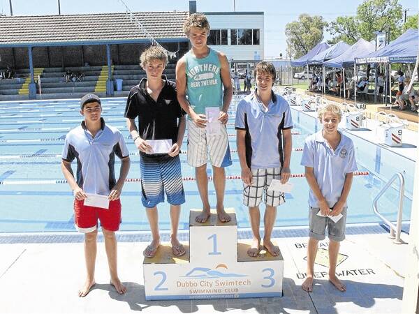 Placegetters in the boy’s 13 years and over Dash For Cash: 1st Josh Hay-McKenzie (Kinross Wollaroi); 2nd Jake Harris (Mudgee Indoor); 3rd Kerrod Potter. On the left is 4th placed Max Cowley (City Swimtech) and 5th Chris Matuschka (Kinross) on the right.
